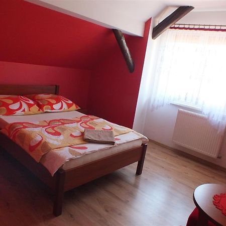 Dom Na Lesnej Gorze Apartment Лесна Екстериор снимка