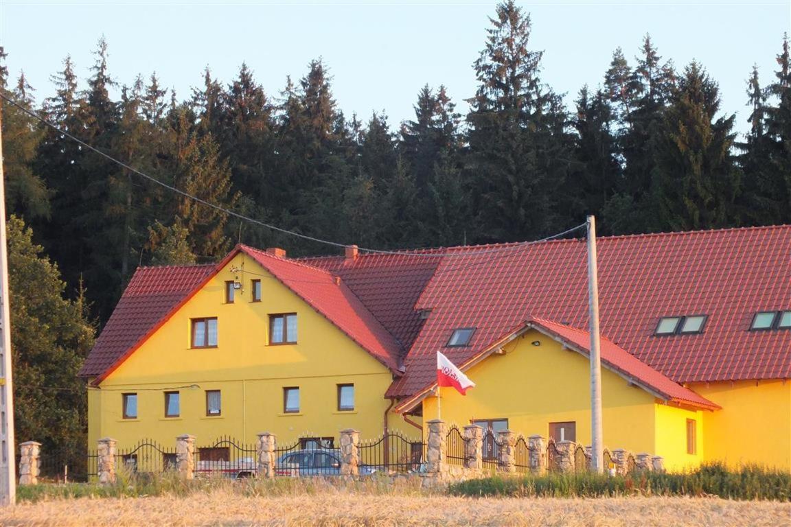 Dom Na Lesnej Gorze Apartment Лесна Екстериор снимка
